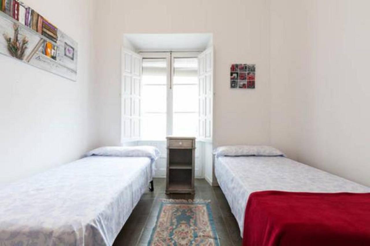 Apartamentos Rg Arenal Севиля Стая снимка