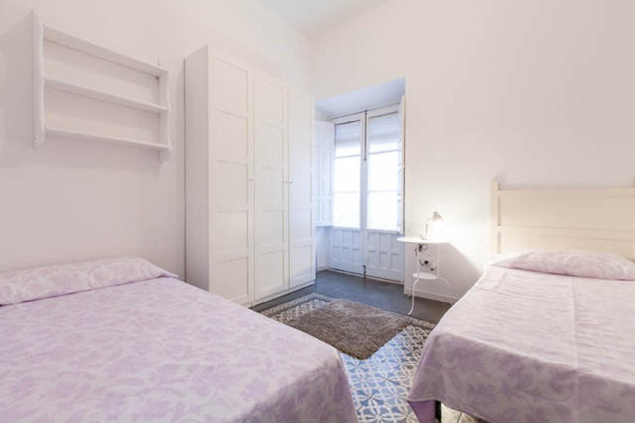 Apartamentos Rg Arenal Севиля Стая снимка