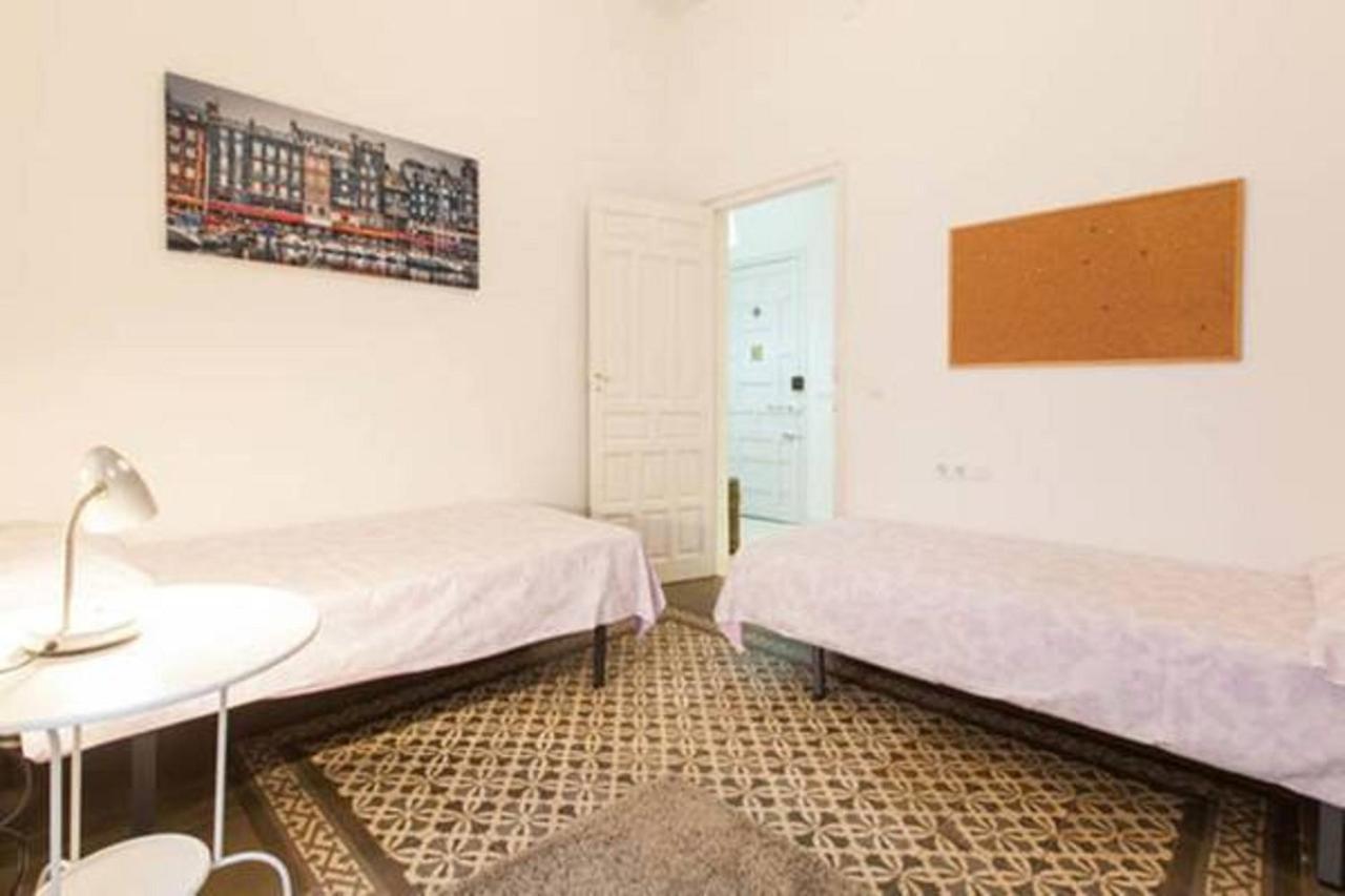 Apartamentos Rg Arenal Севиля Стая снимка