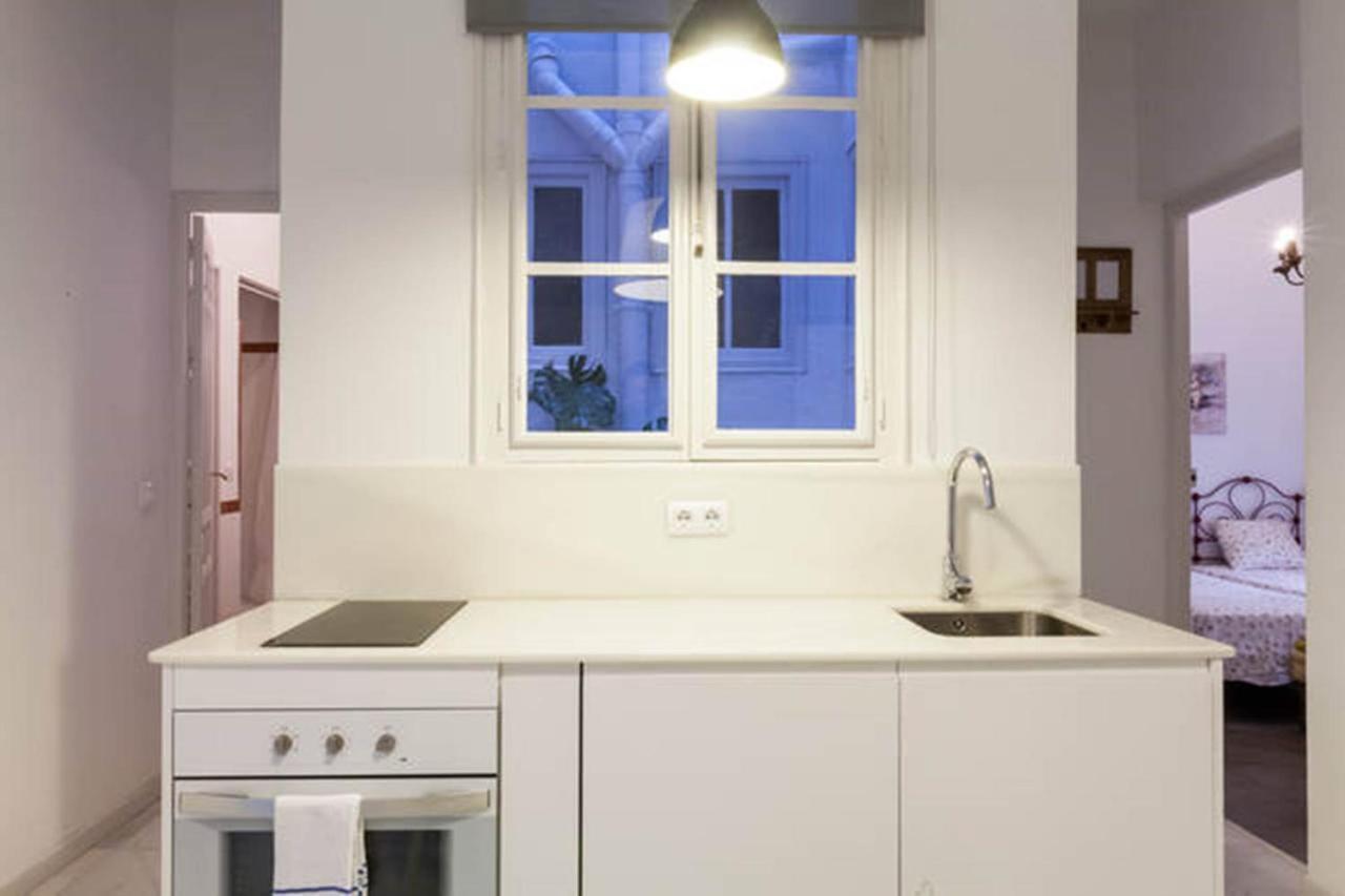 Apartamentos Rg Arenal Севиля Стая снимка